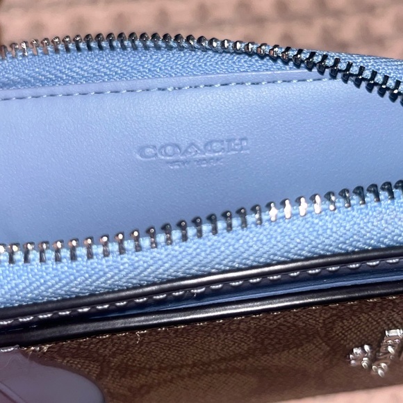 Coach Zip Card Case in Signature Canvas - Picture 3 of 4